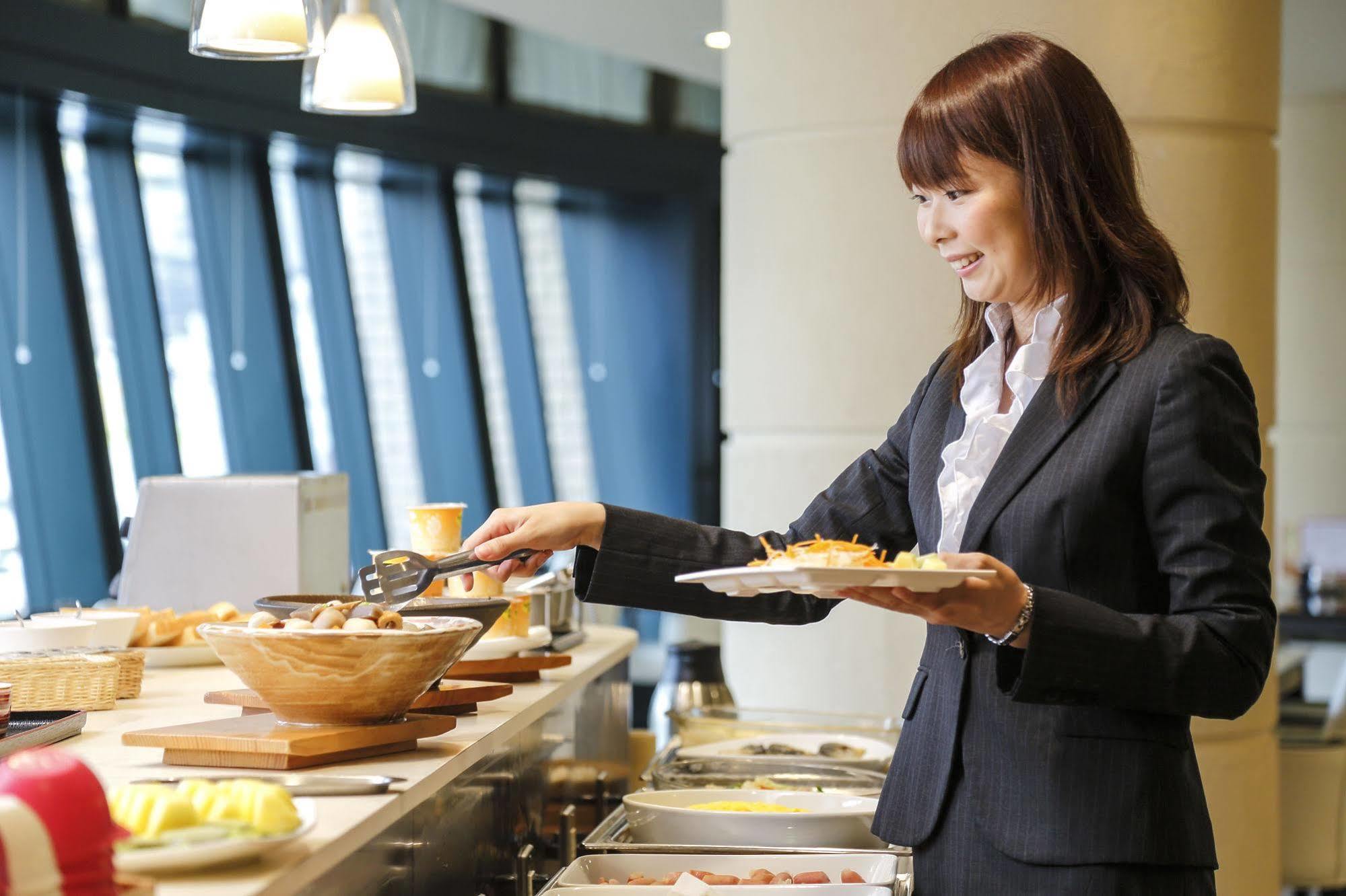 Wakayama Urban Hotel Экстерьер фото